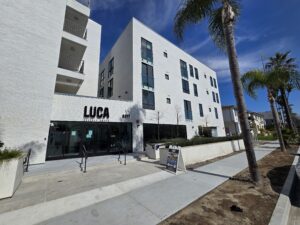 Why Southern California Businesses Are Choosing Custom Glass Storefronts